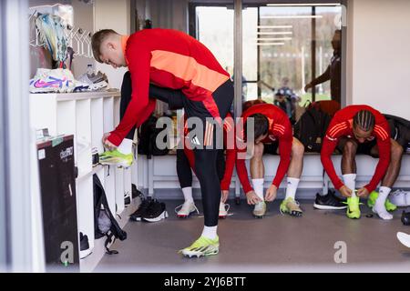 PONTYCLE, ROYAUME-UNI. 13 novembre 2024. Jordan James du pays de Galles lors d'une séance d'entraînement à la station balnéaire de Vale en prévision du match de l'UEFA Nations League 2025 contre la Turquie au stade Kadir Has le 16 novembre (PIC by John Smith/FAW) crédit : Football Association of Wales/Alamy Live News Banque D'Images