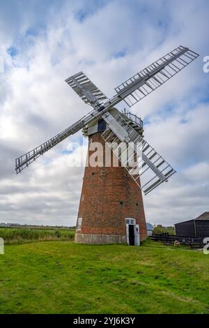 Horsey Windpump appartenant au National Trust dans le Norfolk Angleterre Banque D'Images