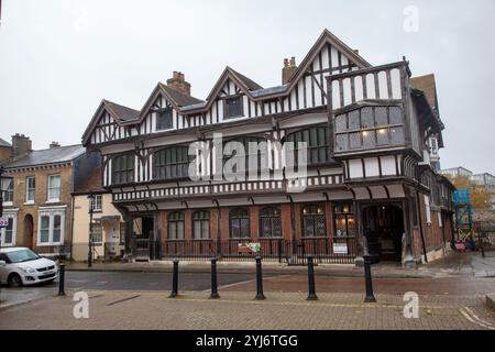 Tudor House and Garden est un bâtiment historique, musée, attraction touristique et bâtiment classé Grade I à Southampton Banque D'Images