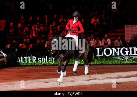 Eroeffnungsabend Showprogramm Freiheitsdressur Lisa Roeckener GER, Stuttgart German Masters 2024, 38. internationale Reitturnier, 13.11.2024 Foto : Eibner-Pressefoto/Roger Buerke Banque D'Images