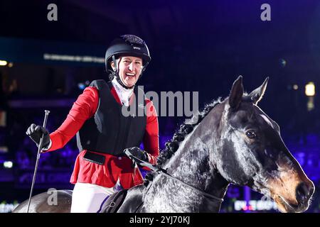 Stuttgart, Allemagne. 13 novembre 2024. Eroeffnungsabend Showprogramm Freiheitsdressur Lisa Roeckener GER, Stuttgart German Masters 2024, 38. internationale Reitturnier, 13.11.2024 Foto : Eibner-Pressefoto/Roger Buerke crédit : dpa/Alamy Live News Banque D'Images