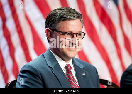 Washington, États-Unis. 13 novembre 2024. Le président AMÉRICAIN DE la Chambre, Mike Johnson, s’exprime lors d’une réunion avec des républicains de la Chambre à l’hôtel Hyatt Regency à Washington, DC, le mercredi 13 novembre 2024. Photo de piscine par Allison Robbert/UPI crédit : UPI/Alamy Live News Banque D'Images