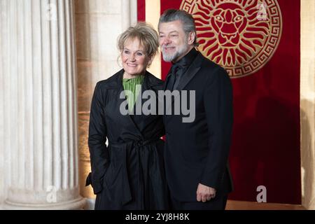 Londres, Royaume-Uni. 13 novembre 2024. Sur la photo : Andy Serkis et sa femme Lorraine Ashbourne assistent à la performance du film royal « Gladiator II » et à la première mondiale à Odeon luxe, Leicester Square. Crédit : Justin Ng/Alamy Live News Banque D'Images