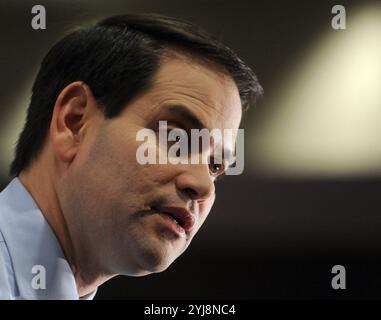 Davenport (États-Unis d'Amérique). 1er février 2016. DAVENPORT, IA - JANVIER 31 : le candidat républicain à la présidence Ted Cruz prend la parole lors d'un événement de campagne au Rogalski Center de l'Université Ambrose le 31 janvier 2016 à Davenport, Iowa. Cruz fait campagne dans tout l'État à la veille des caucus de l'Iowa. People : Marco Rubio crédit : Storms Media Group/Alamy Live News Banque D'Images