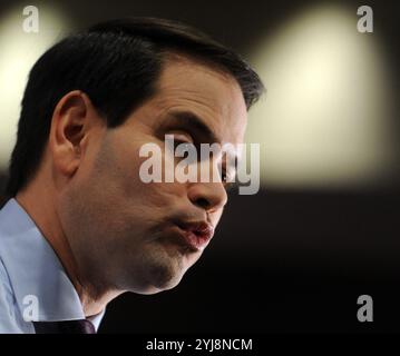 Davenport (États-Unis d'Amérique). 1er février 2016. DAVENPORT, IA - JANVIER 31 : le candidat républicain à la présidence Ted Cruz prend la parole lors d'un événement de campagne au Rogalski Center de l'Université Ambrose le 31 janvier 2016 à Davenport, Iowa. Cruz fait campagne dans tout l'État à la veille des caucus de l'Iowa. People : Marco Rubio crédit : Storms Media Group/Alamy Live News Banque D'Images