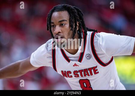 Raleigh, Caroline du Nord, États-Unis. 13 novembre 2024. Jayden Taylor (8), garde Wolfpack de Caroline du Nord lors de la première mi-temps contre les Chanticleers de Caroline du Nord lors du match de basket-ball de la NCAA au PNC Arena à Raleigh, Caroline du Nord. (Scott Kinser/CSM). Crédit : csm/Alamy Live News Banque D'Images