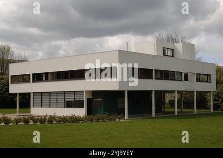 La France. Poissy. Villa Savoye. Conçu par des architectes suisses Le Corbusier (1887-1965). 1928-1931. Style international. Banque D'Images