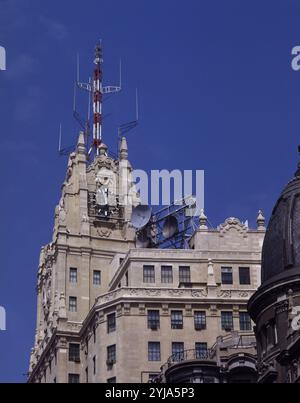 REMATE ARQUITECTONICO DEL EDIFICIO TELEFONICA SITUADO EN LA CALLE GRAN VIA 28 CONSTRUIDO EN 1929. AUTEUR : IGNACIO CARDENAS PASTOR (1898-1979). Lieu : EDIFICIO TELEFONICA. MADRID. ESPAGNE. Banque D'Images