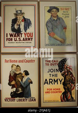 La Première Guerre mondiale affiche pour le recrutement et des obligations de guerre. 'Je veux que vous pour Usa armée' 1917 par James Montgomery Flagg. 'Sure ! Nous allons terminer le travail". En 1918, Gerrit Albertus Beneker. "Pour la maison et le pays". 1918 par Everitt Alfred Orr. 'L'appel de doty. Inscrivez-vous l'armée'. 1914/18. Deutsches Historisches Museum. Berlin. L'Allemagne. Banque D'Images