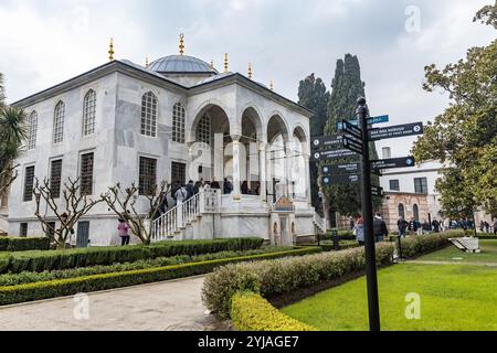 Jardin du Palais de Topkapi et détails du bâtiment, Istanbul, Turquie Banque D'Images