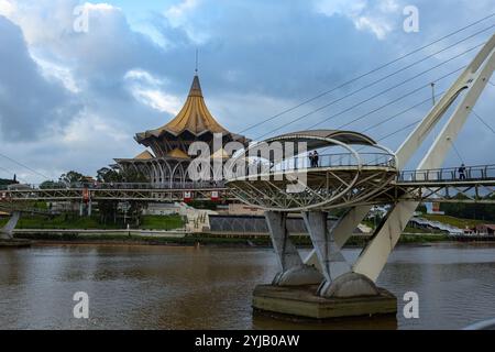 Assemblée législative de Sarawak Nouvelle vue du bâtiment à la rive de la rivière Sarawak Kuching Malaisie Banque D'Images