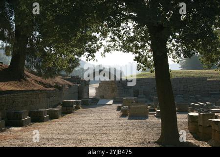 Stade à Olympia. Le tunnel voûté (IIIe siècle av. J.-C.) menant au stade. Grèce. Banque D'Images