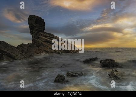 Coucher de soleil à Playa de Portizuelo, Costa Verde Asturies, Espagne, Europe Banque D'Images