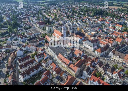 Die oberbayerische Kreisstadt Pfaffenhofen an der ILM von oben Blick auf Pfaffenhofen an der ILM im Hopfenland Hallertau in Bay *** haute-Bavière Banque D'Images