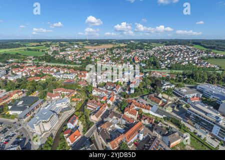 Die oberbayerische Kreisstadt Pfaffenhofen an der ILM von oben Blick auf Pfaffenhofen an der ILM im Hopfenland Hallertau in Bay *** haute-Bavière Banque D'Images