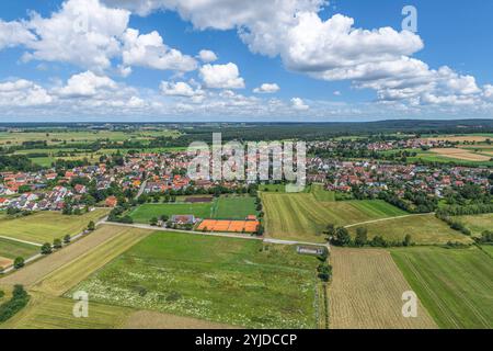 Sommerlicher Ausblick auf den Altmühlsee BEI Muhr am See in Mittelfranken Die Landschaft am Altmühlsee im Fränkischen Seenland rund um d *** Summer vi Banque D'Images