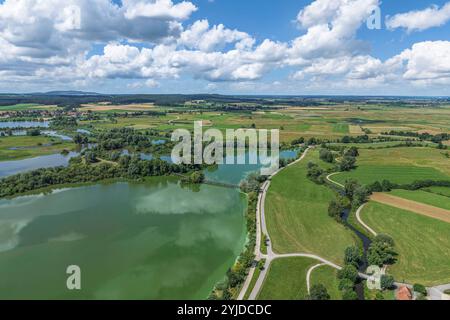 Sommerlicher Ausblick auf den Altmühlsee BEI Muhr am See in Mittelfranken Die Landschaft am Altmühlsee im Fränkischen Seenland rund um d *** Summer vi Banque D'Images