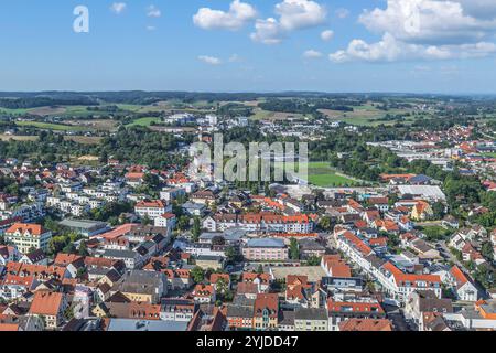 Die oberbayerische Kreisstadt Pfaffenhofen an der ILM von oben Blick auf Pfaffenhofen an der ILM im Hopfenland Hallertau in Bay *** haute-Bavière Banque D'Images