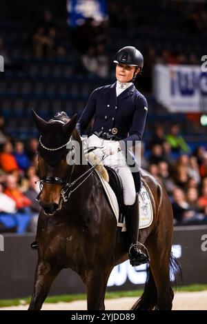 Siegerin Carina Harnisch auf FBW Francis Nat. Dressurpruefung kl. S Aufgabe : intermédiaire I - Kuer Finalpruefung GER, Stuttgart German Masters 2024, 38. internationale Reitturnier, 14.11.2024 Foto : Eibner-Pressefoto/Roger Buerke Banque D'Images