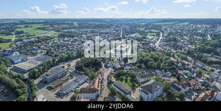 Die oberbayerische Kreisstadt Pfaffenhofen an der ILM von oben Blick auf Pfaffenhofen an der ILM im Hopfenland Hallertau in Bay *** haute-Bavière Banque D'Images