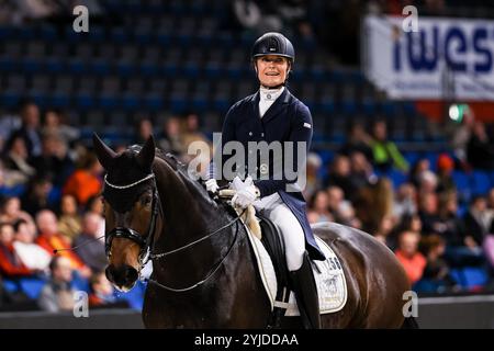 Siegerin Carina Harnisch auf FBW Francis Nat. Dressurpruefung kl. S Aufgabe : intermédiaire I - Kuer Finalpruefung GER, Stuttgart German Masters 2024, 38. internationale Reitturnier, 14.11.2024 Foto : Eibner-Pressefoto/Roger Buerke Banque D'Images