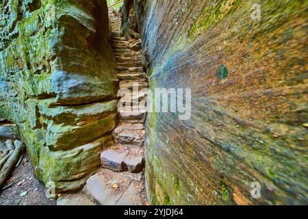 Cantwell Cliffs Stone Staircase Hiking Trail vue vers le haut Banque D'Images