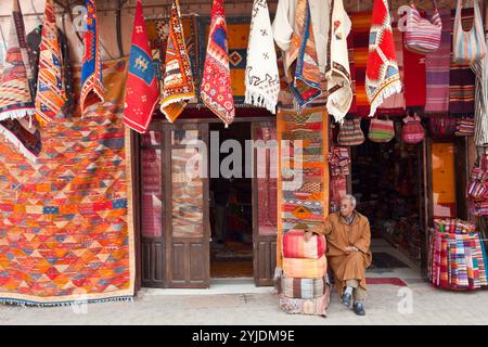 Magasin de tapis dans le Souk, Marrakech, Maroc Banque D'Images