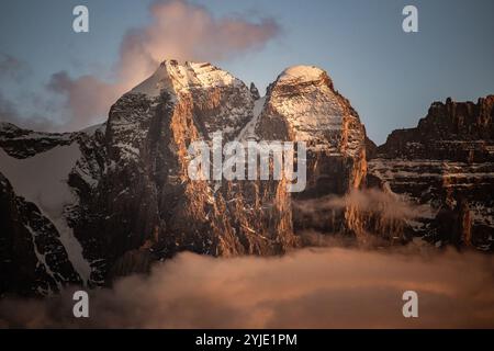 Coucher de soleil sur les dents du midi en Valais Banque D'Images