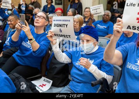 27 février 2024. Boston, Massachusetts. Adulte âgé, jour de la réception. Massachusetts Senior action Council. Des centaines de personnes ont assisté à la journée du lobby des adultes âgés au Massachusetts Banque D'Images