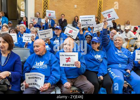 27 février 2024. Boston, Massachusetts. Adulte âgé, jour de la réception. Massachusetts Senior action Council. Des centaines de personnes ont assisté à la journée du lobby des adultes âgés au Massachusetts Banque D'Images