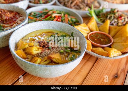 Khao Ram Fuen fabriqué à partir de différents haricots fraîchement préparés chaque jour fraîchement cuisinés pour chaque plat recettes authentiques de tofu de Tai Yai Tai lue Sibsongpanna Yu Banque D'Images