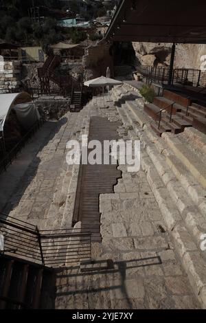 Ruines de la piscine de Siloam dans la vallée de Kidron, ville de David, un grand réservoir, peut être Mikveh construit par le roi Hérode, ici Christ guéri un aveugle. Banque D'Images