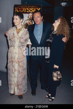 Isabella Rossellini, Armand Assante et Bernadette Peters assistent à la première de 'The Odyssée' au Museum of Modern Art de New York le 13 mai 1997. Crédit photo : Henry McGee/MediaPunch Banque D'Images