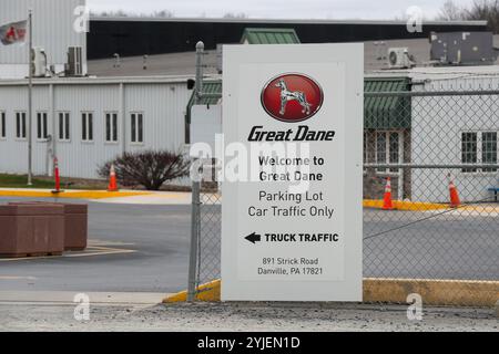 Danville, États-Unis. 14 novembre 2024. Une vue de l'entrée de l'usine de fabrication de Great Dane, LLC près de Danville, Pa. le 14 novembre 2024. Great Dane a déposé un avis d'ajustement et de recyclage des travailleurs (WARN) auprès du ministère du travail et de l'industrie de Pennsylvanie indiquant qu'il licenciera 155 travailleurs à compter du 6 janvier 2025. (Photo de Paul Weaver/Sipa USA) crédit : Sipa USA/Alamy Live News Banque D'Images