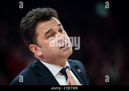 Munich, Allemagne. 14 novembre 2024. Basket-ball : Euroleague, FC Bayern Munich - Alba Berlin, main Round, Journée 10, BMW Park : entraîneur de Berlin Israel González. Crédit : Lukas Barth/dpa/Alamy Live News Banque D'Images