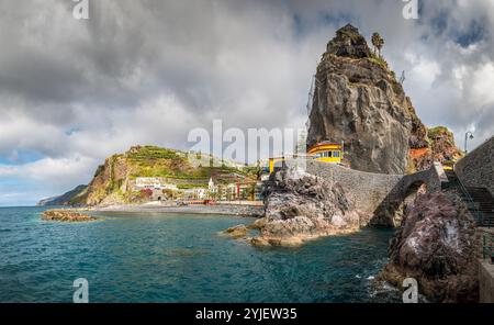 Ponta do sol, petit village sur l'île de Madère, Portugal Banque D'Images