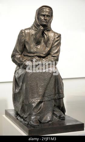 Julija Zemaite (pseudonyme d'Beniuseviciute-Zymantiene) (1845-1921). L'écrivain lituanien. Sculpture par Petras Povilas Aleksandravicius (1906-1997), 1950-1954. Electrotype en cuivre. Galerie nationale d'art de Vilnius. La Lituanie. Banque D'Images