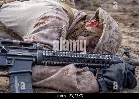 Les recrues de la compagnie Lima, 3e bataillon d'entraînement des recrues, complètent le creuset sur le dépôt de recrues du corps des Marines Parris Island, S.C. le 14 novembre 2024. Le Crucible est un événement culminant de 54 heures au cours duquel les 11 semaines précédentes de formation sont mises à l'épreuve. (Photo du corps des Marines des États-Unis par le caporal Ayden Cassano) Banque D'Images