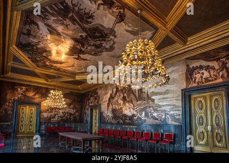 Josep Maria Sert / Salle des chroniques avec ses peintures murales, Conseil de la ville de Barcelone. Banque D'Images