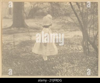 Kitty Stieglitz, Central Park, New York. Artiste : Alfred Stieglitz (américain, Hoboken, New Jersey 1864-1946 New York). Dimensions : montage : 10 3/8 po. × 6 15/16 po (26,4 × 17,6 cm) image : 4 13/16 × 6 3/16 po. (12,2 × 15,7 cm). Date : 1901. Musée : Metropolitan Museum of Art, New York, États-Unis. Banque D'Images