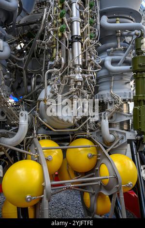 Fragment du moteur de premier étage de fusée à propergol liquide le plus puissant fabriqué en Russie, brûle 2393 kg de carburant en 1 seconde Banque D'Images