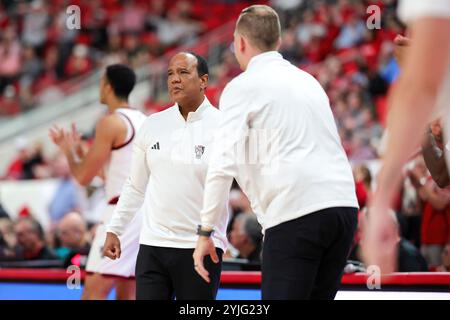 Raleigh, Caroline du Nord, États-Unis. 13 novembre 2024. L'entraîneur-chef des Wolfpack de Caroline du Nord KEVIN KEATTS sur la touche lors du match de basket-ball masculin de la NCAA entre les Chanticleers de Caroline du Nord et NC State Wolfpack au Lenovo Center à Raleigh, Caroline du Nord. (Crédit image : © Israel Anta via ZUMA Press Wire) USAGE ÉDITORIAL SEULEMENT! Non destiné à UN USAGE commercial !/Alamy Live News Banque D'Images