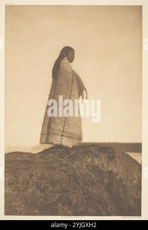 Cowichan Girl. Edward S. Curtis ; américain, 1868-1952. Date : 1912. Dimensions : 40,3 x 26,3 cm (image/papier) ; 56 x 45,6 cm (support). Photogravure, planche 323 tirée de 'The North American Indian, volume 9' (1913). Origine : États-Unis. Musée : Chicago Art Institute, FLORENCIA, États-Unis. Auteur : Edward S. Curtis. Banque D'Images