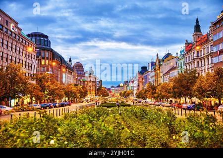 PRAGUE, RÉPUBLIQUE TCHÈQUE - le 06 septembre, 2015 : bâtiment principal du Musée National de Prague.République Tchèque. Musée national abrite près de 14 millions d'ite Banque D'Images