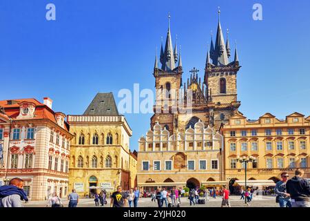 PRAGUE, RÉPUBLIQUE TCHÈQUE - 12 septembre 2015 : bâtiment principal du Musée National de Prague.République Tchèque. Musée national abrite près de 14 millions d'ite Banque D'Images