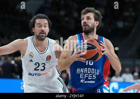 Madrid, Espagne. 15 novembre 2024. Dogus Ozdemiroglu d'Anadolu Efes lors du match de basket-ball de Turkish Airlines EuroLeague entre le Real Madrid et Anadolu Efes au Wizink à Madrid, le 15 novembre 2024 espagne crédit : Sipa USA/Alamy Live News Banque D'Images