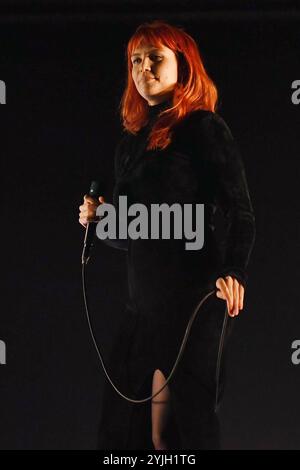 ROYAUME-UNI. 14 novembre 2024. LONDRES, ANGLETERRE - 14 NOVEMBRE : Hannah Reid de London Grammar se produisant à O2 Arena, Greenwich le 14 novembre 2024 à Londres, Angleterre. CAP/Mar © Mar/Capital Pictures crédit : Capital Pictures/Alamy Live News Banque D'Images