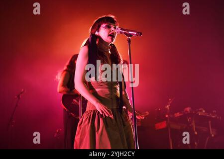 ROYAUME-UNI. 14 novembre 2024. LONDRES, ANGLETERRE - 14 NOVEMBRE : Lauren Mayberry se produit à O2 Arena, Greenwich le 14 novembre 2024 à Londres, Angleterre. CAP/Mar © Mar/Capital Pictures crédit : Capital Pictures/Alamy Live News Banque D'Images