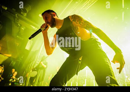 Aarhus, Danemark. 14 novembre 2024. Le groupe de deathcore allemand mental Cruelty donne un concert au Voxhall à Aarhus. Ici, le chanteur Lukas Nicolai est vu en direct sur scène. Banque D'Images