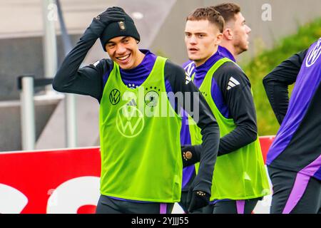 15 novembre 2024, Hesse, Francfort-sur-le-main : soccer : équipe nationale, Allemagne, avant les matchs de la Ligue des Nations contre la Bosnie-Herzégovine (16.11.) Et en Hongrie (19.11.), DFB-Campus, formation finale, Jamal Musiala (l) et Florian Wirtz. Photo : Andreas Arnold/dpa Banque D'Images